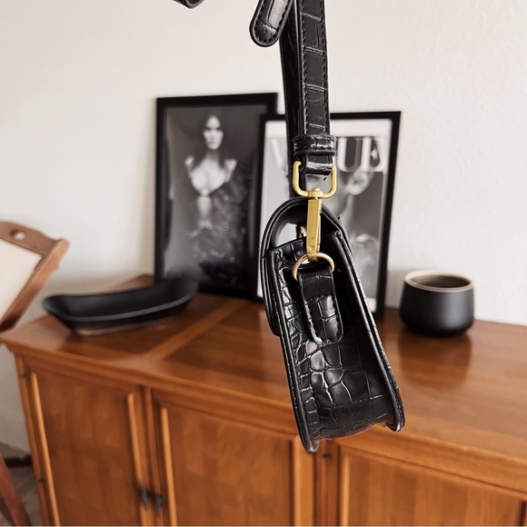 BLACK CROC TEXTURED SADDLE BAG #0261 - Picture 7 of 12